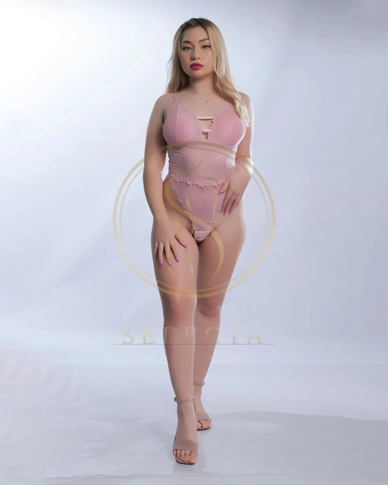 Cielo · escort Selecta en Malvinas Argentinas
